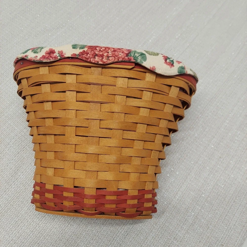 Longaberger 2002 Geranium Basket with Plastic Protector and Fabric Liner Floral